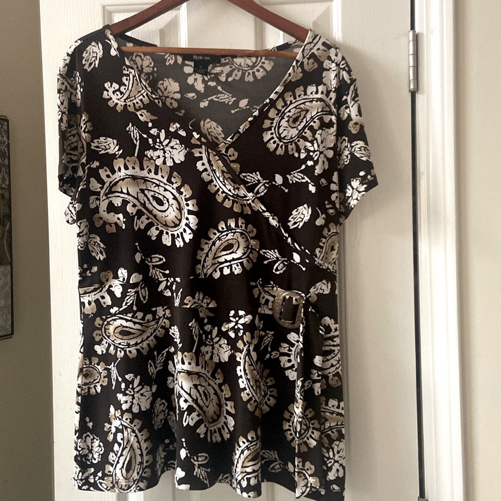 Brown and Bage ladies top